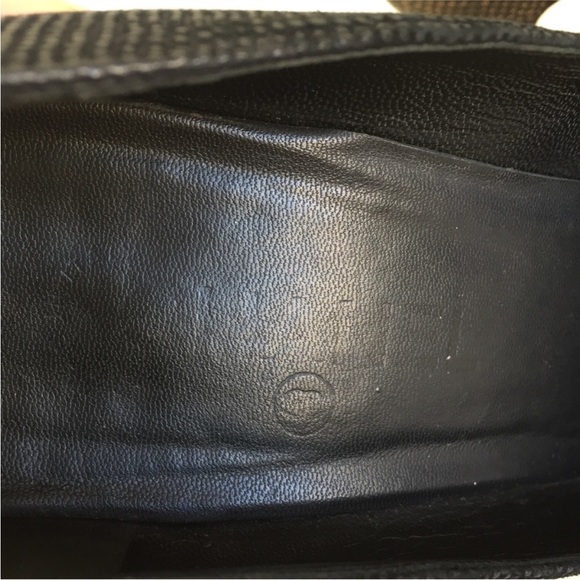 CHANEL Black Textured Heels with Gold Logo - Picture 7 of 8